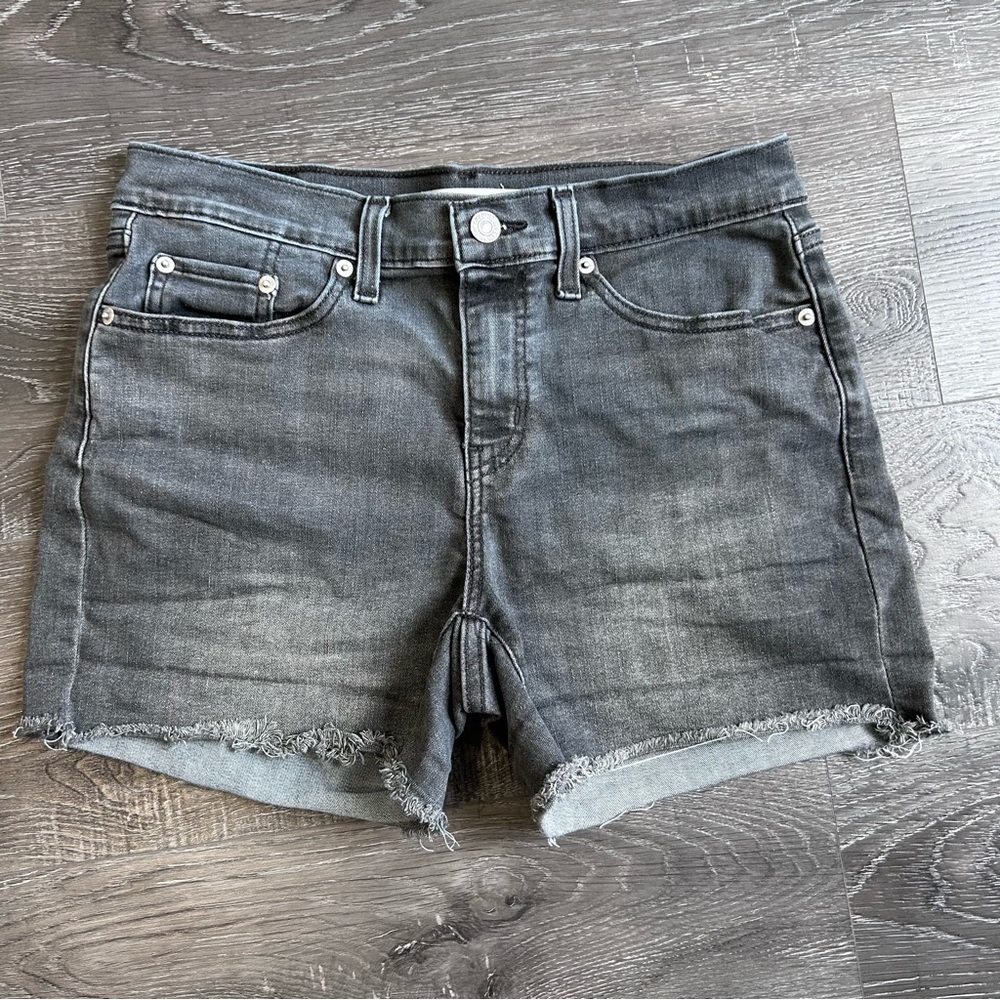 Levi Strauss & Co. Women's Black Mid Length Jean Shorts Size 28